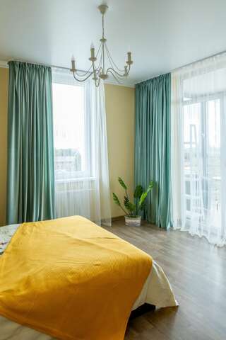 Гостиница Асгард Калининград Апартаменты ДеЛюкс с балконом ( 4 комнаты)-9